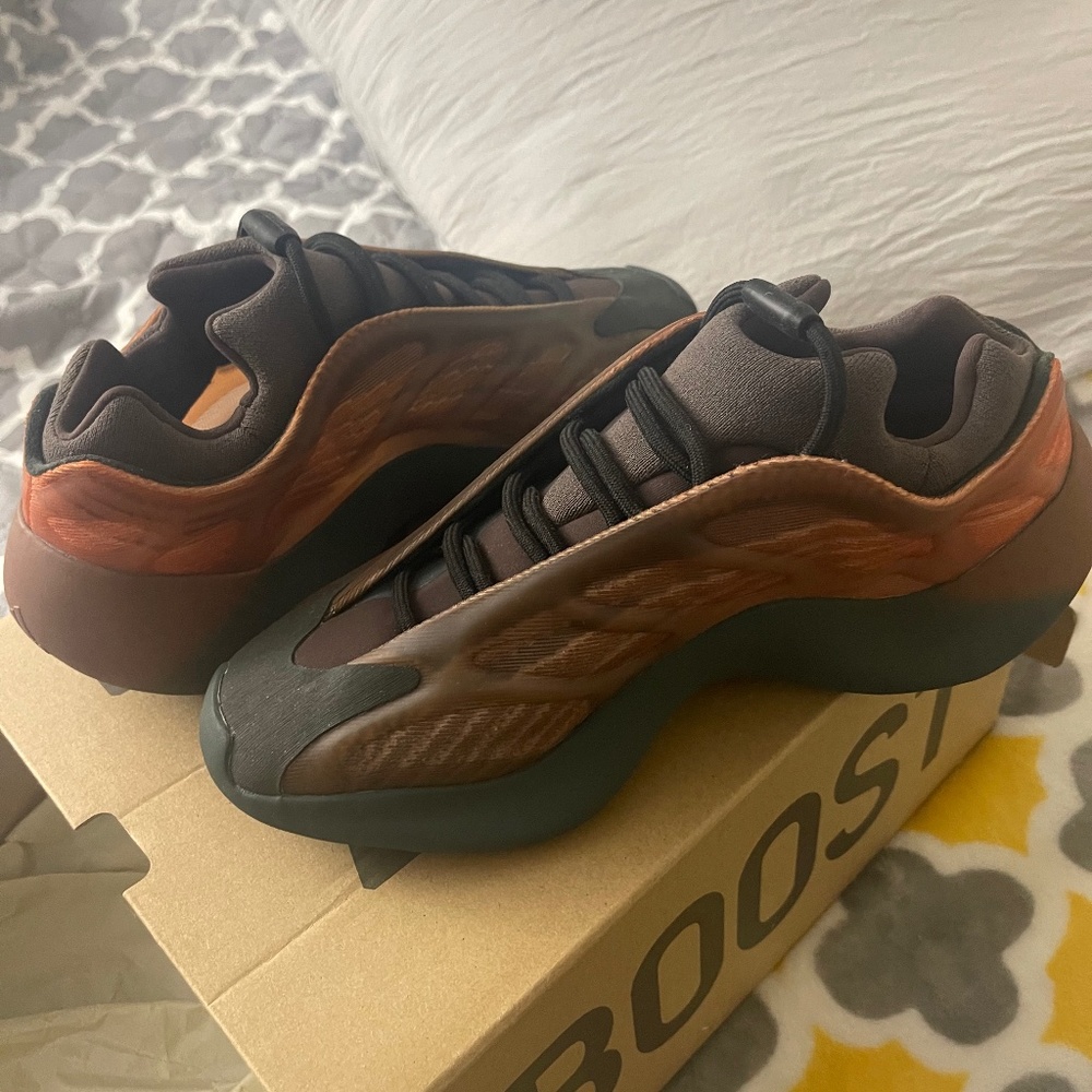 Copper Fade Yeezy 700